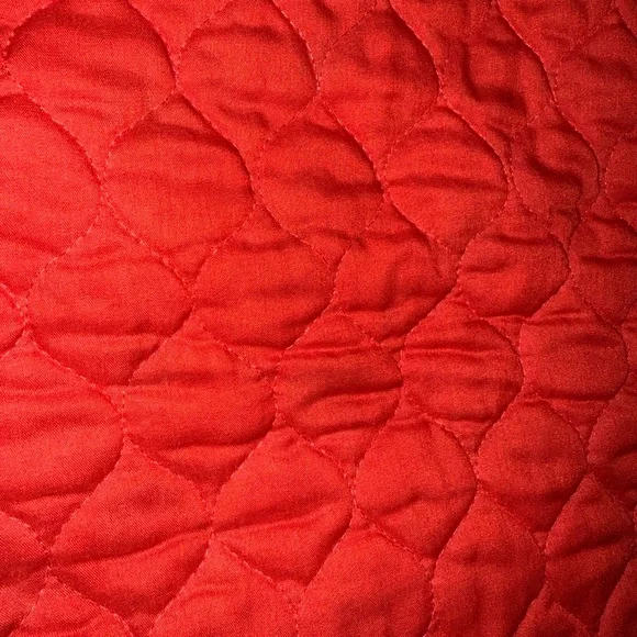 Holiday/Christmas Elegant Red Floral Quilted Placemats - Picture 4 of 4